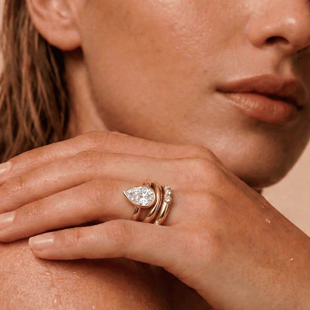 Women's Pear-Shaped Stone Ring Set with Pave Band - Image 2