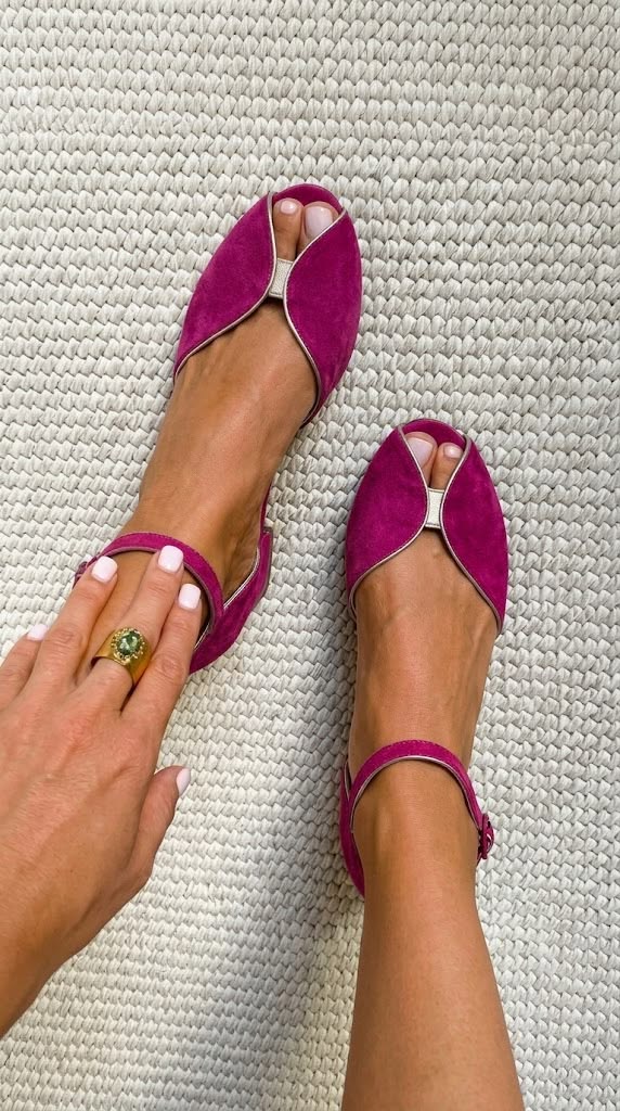 Women's Pointed-Toe Ankle Strap Flat Sandals for All-Day Comfort - Image 3