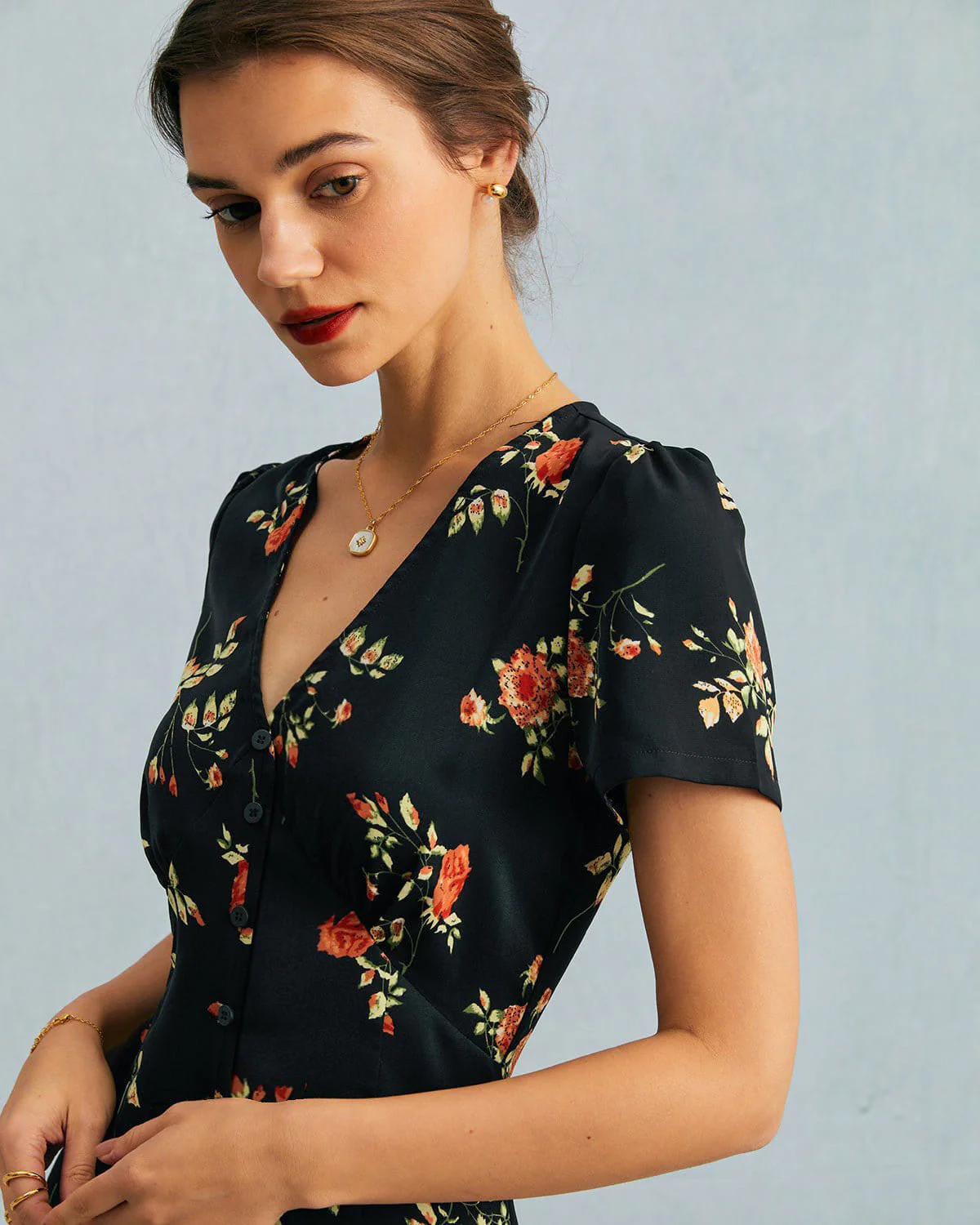 Women¡¯s Maxi Dress with Button-Down Front and Vintage Floral Print - Image 2