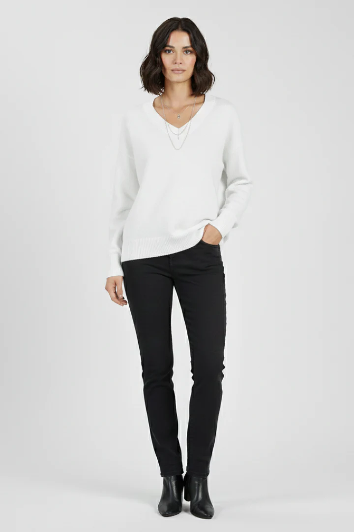 Women’s V-Neck Sweater with Long Sleeves and Pullover Design - Image 12
