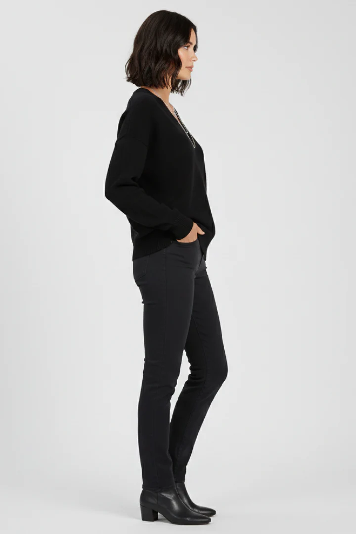 Women’s V-Neck Sweater with Long Sleeves and Pullover Design - Image 3